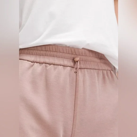 Lululemon Softstreme High-Rise Short 4" NWT Size4 - Picture 4 of 12